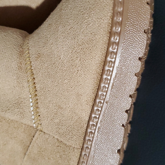 Little Girl's Winter Faux Fur Lightweight Boots - Picture 9 of 14